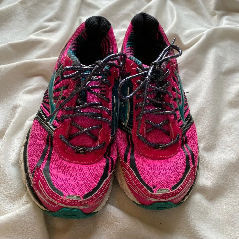 Brooks Adrenaline GTS 14 Pink Running Shoe Sz 7.5 Active Wear Work Out Athletic